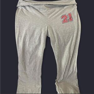 Rue21 Light Gray Leggings with Red '21' Graphic